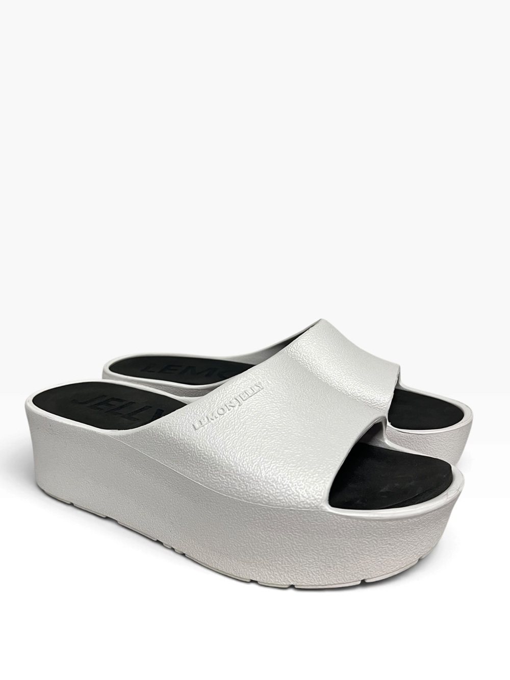 Lemon Jelly Sunny Slides In Shimmering White 37EU 7US